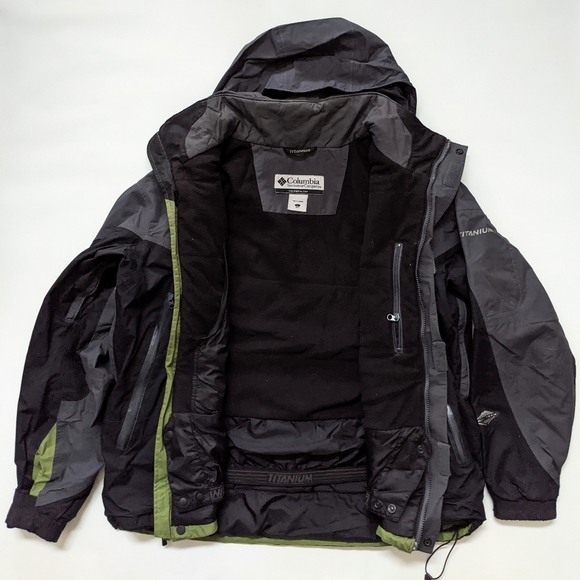 Columbia Titanium Omni Tech waterproof jacket coat, men's large - Picture 9 of 11